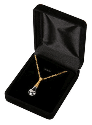 Victoria Gold Pendant